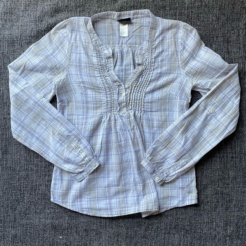 Brand: H&M Size: 2 Stylish Blouse